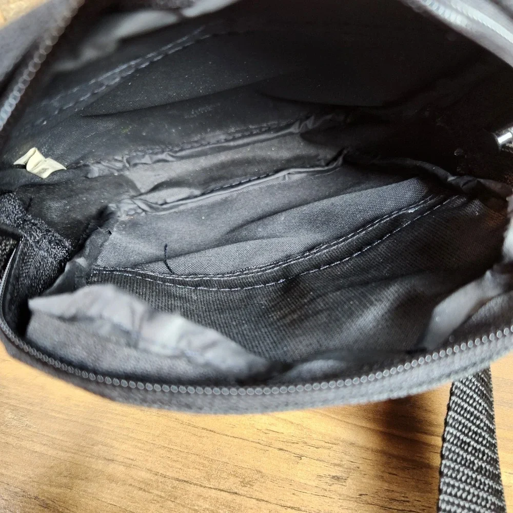 Vintage 90s Eastsport Crossbody Bag Black Small Travel Shoulder Utility Bag